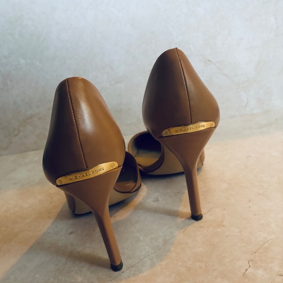 Michael Kors D’Orsay Pump - Picture 2 of 6